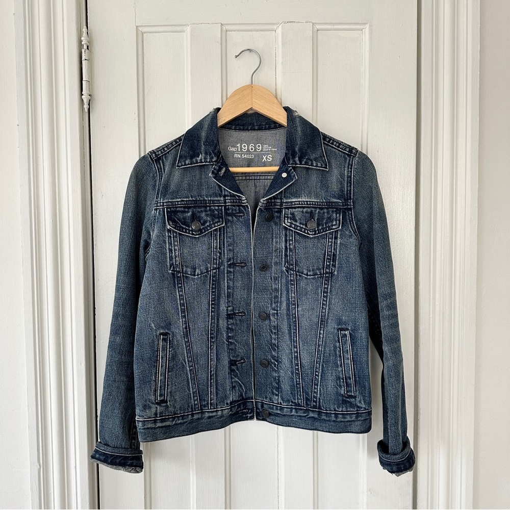 Gap jean jacket XS
